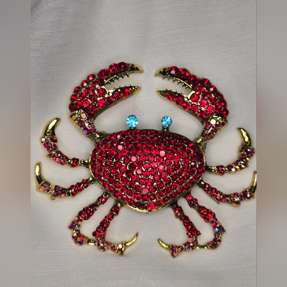 Fanciful Red Rhibestone Crab Brooch - Picture 3 of 5